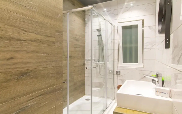 Aquamarine Modern Apart M3