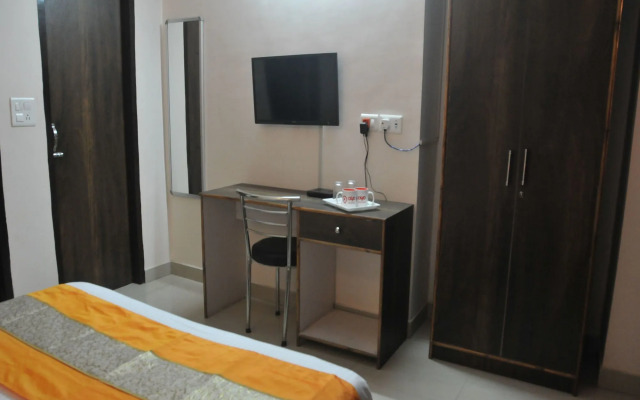 Season 4 by OYO Rooms