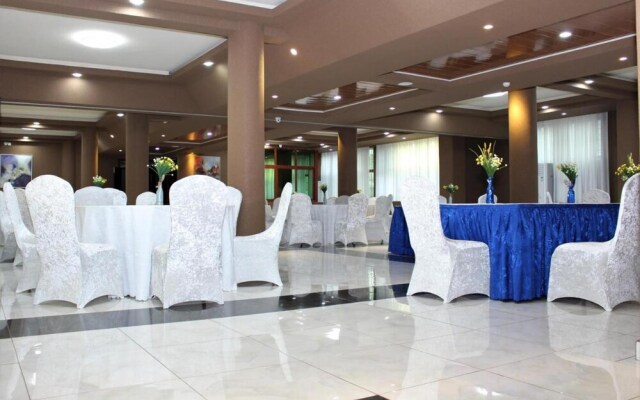 Hera Hotel