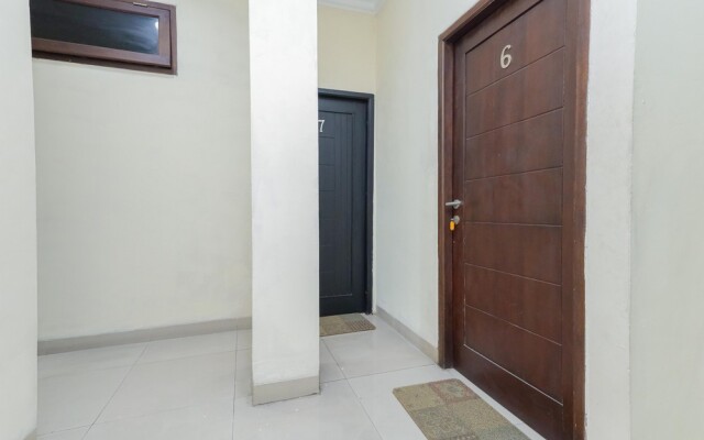 RedDoorz Syariah near Stasiun Karet