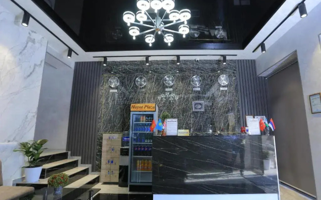 Hayot Plaza Hotel