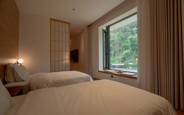 Emeishan XiaoshanQing Luxury Resort