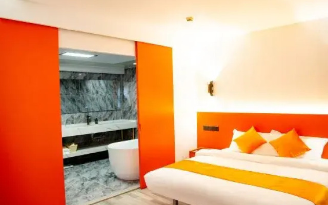 ibis Hotel