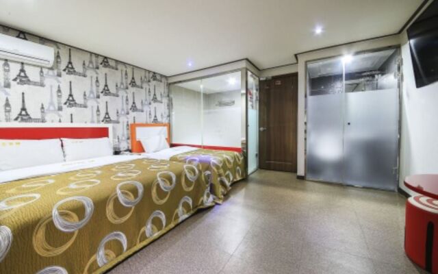 M Hotel