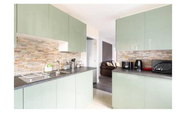 treetops flat3 Hall Green B28