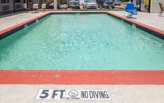 Motel 6 Mesquite, TX - Rodeo - Convention Ctr