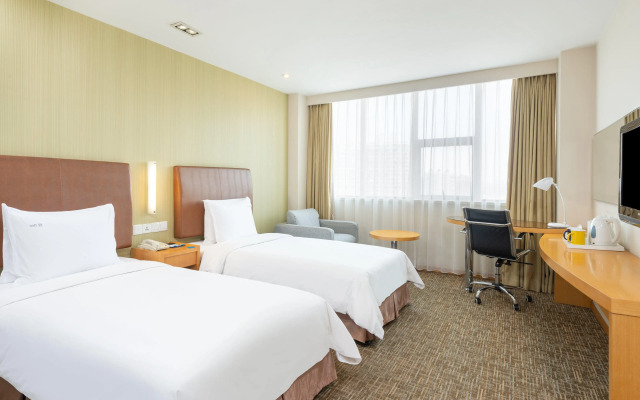 Holiday Inn Express Shanghai Jinqiao Central by IHG