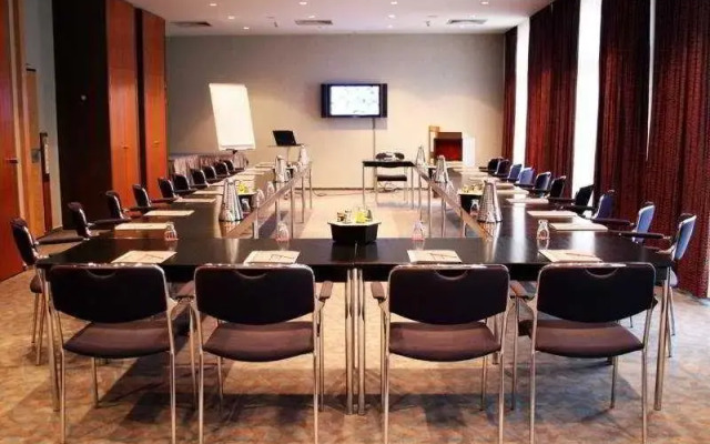 Tryp by Wyndham Stadtoldendorf