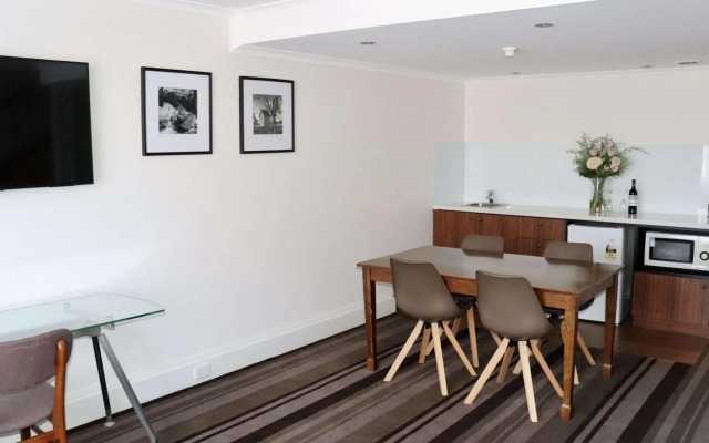 Mercure Canberra
