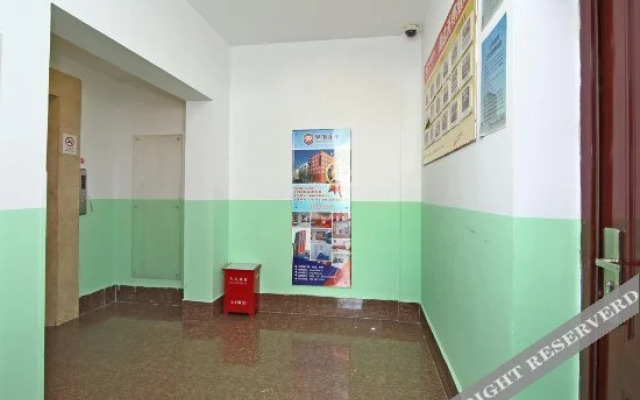 99inn Selected Hotel (Shanghai South Railway Station Luoxiu Road Subway Station)