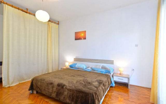 Apartment 623