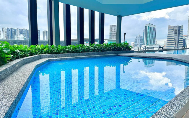 Twin Tower Residence by Stayrene
