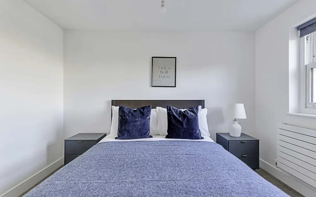 Chic Chiswick Apartment