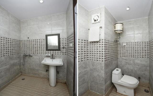 OYO 30107 Hotel Black Stone