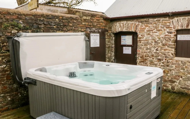 Littleham Court Cottage