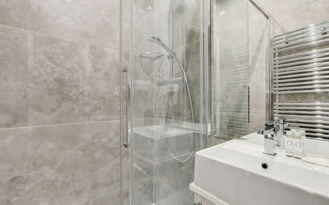 Charming Apartment - 1br/4p - Place Victor Hugo