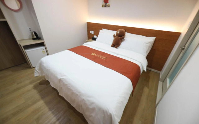 Calistar Hotel