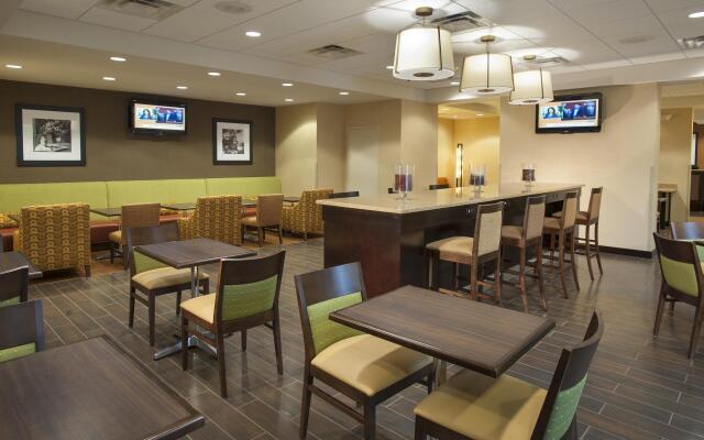 Hampton Inn Washington-Dulles Int'l Airport South