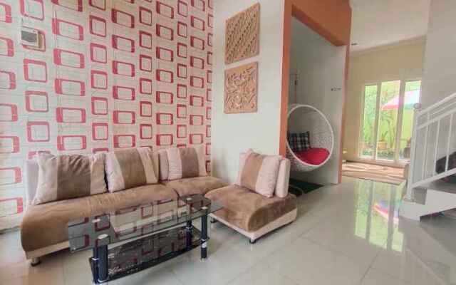 Villa Ratimaya B4 by N2K