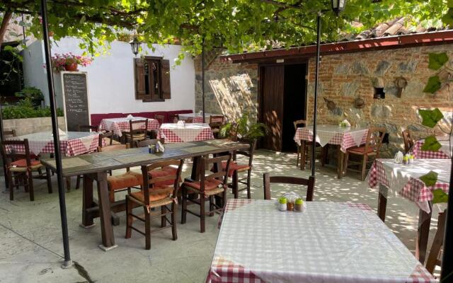 Ambelikos Traditional AgroHotel