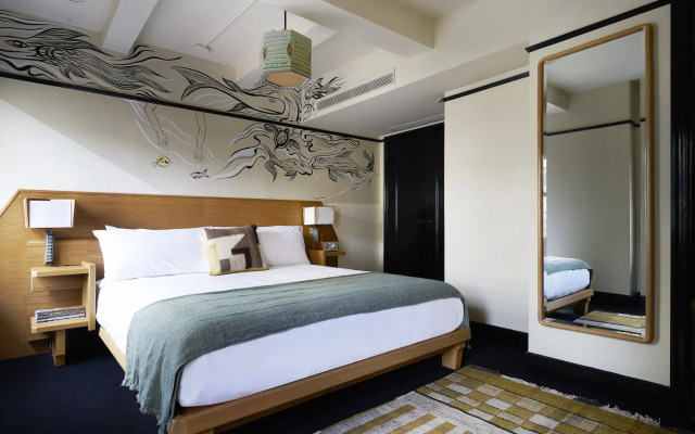 I-Drive Hotel at Universal