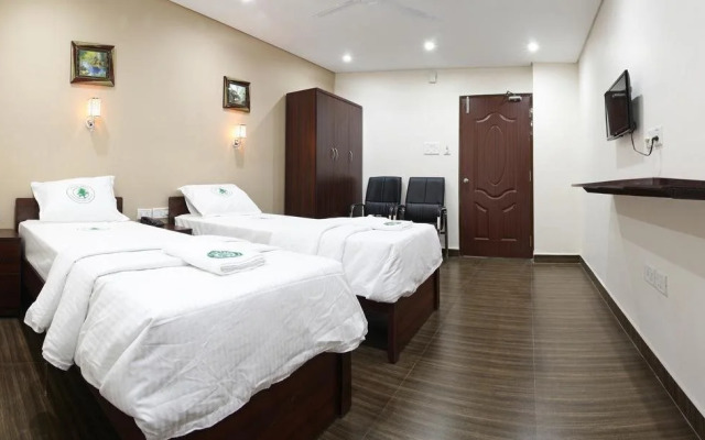 Palm tree serviced apartments