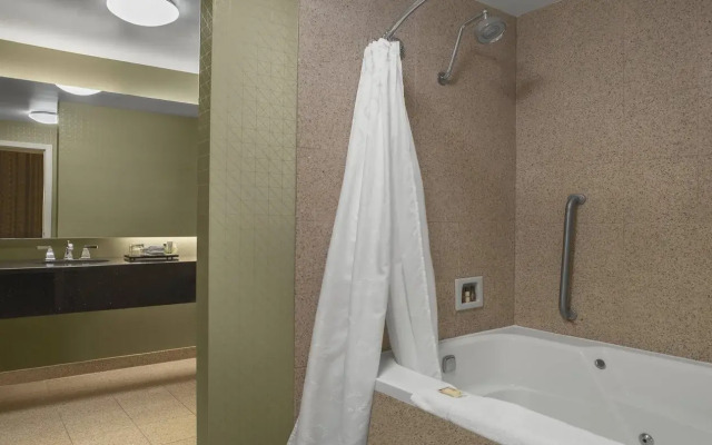 Sheraton Suites Akron Cuyahoga Falls