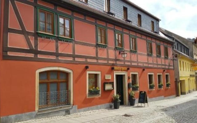 Gasthaus & Pension Zum Roten Haus