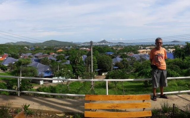 Baan Bor Bai Mai