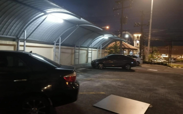 Orm Thong Apartment - SHA Plus