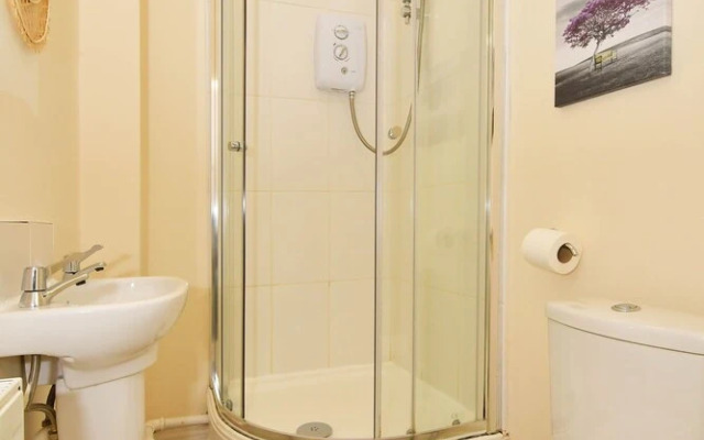 Townhouse @ 178 Ruskin Road Crewe