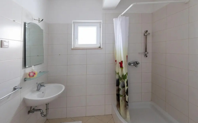 Awesome Apartment in Klek With Wifi and 2 Bedrooms