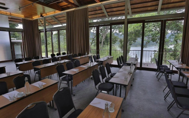 Belum Rainforest Resort