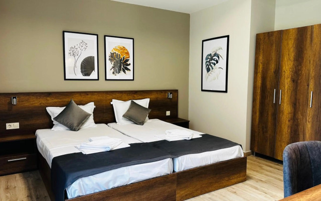 Queen Nelly Hotel Park