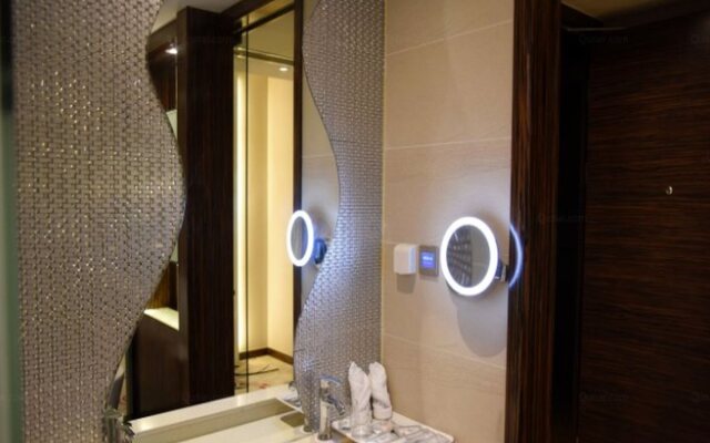 Lavande Hotel Nanjin Shuiximen Mochou Lake Garden