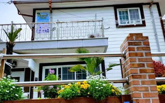 Ha-Wahyeon HOUSE: Great location, views and vibe!