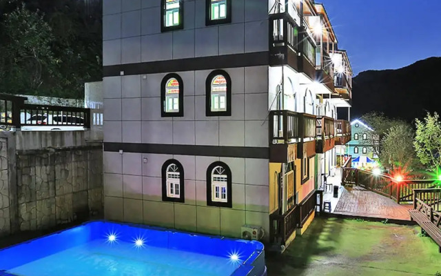 Haena Pension