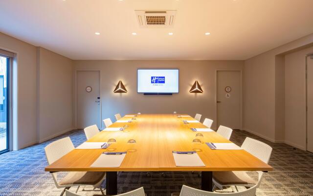 Holiday Inn Express And Suites Queenstown by IHG