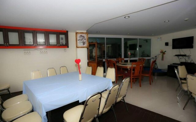 J L Residence Hotel