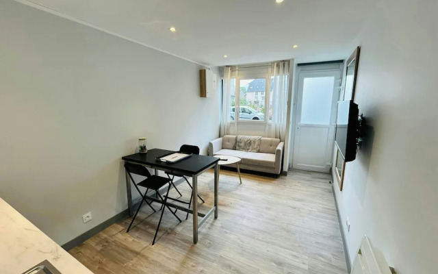 La Cour Barbatre Calme