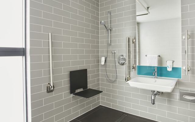 Holiday Inn Express Hamburg South A7 AS42 by IHG