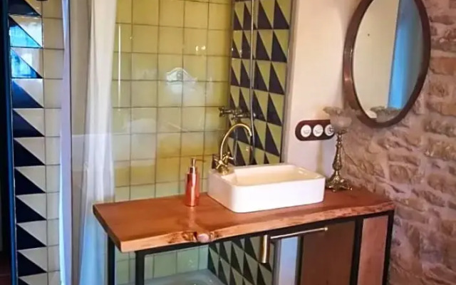 La Casa Dels Ocells- Adults Only