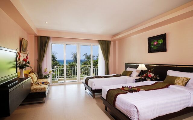 Thanthip Beach Resort