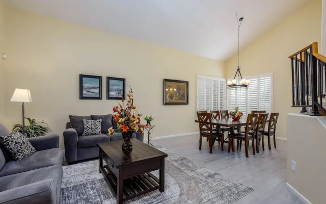 Casa Allegra 5 Bedroom Home by RedAwning