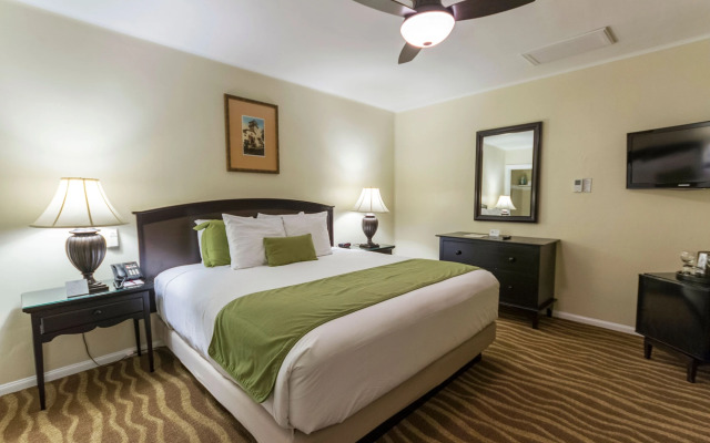 Coast Village Inn - Santa Barbara