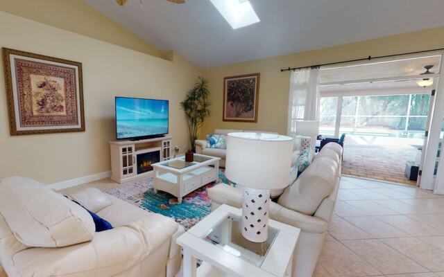 Sarasota Bay Pool Home