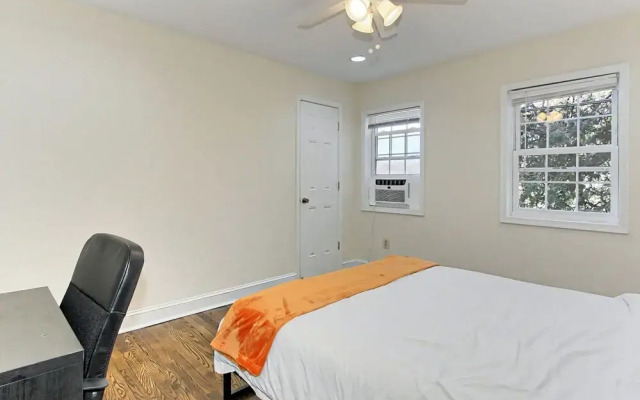 Beautiful 3br/2ba Colonial House | CozySuites