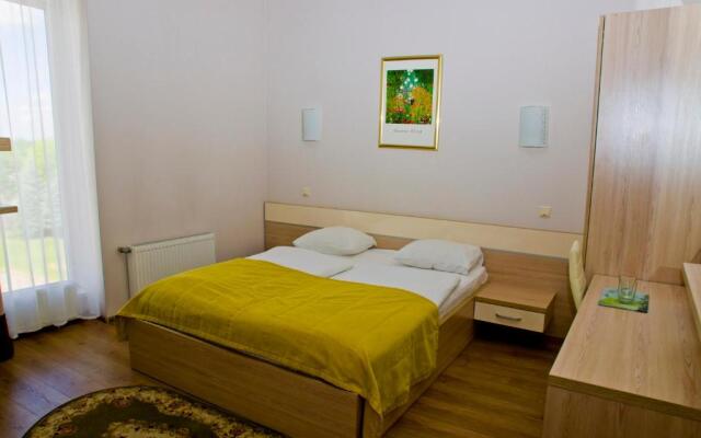 Hotel Merkuriy