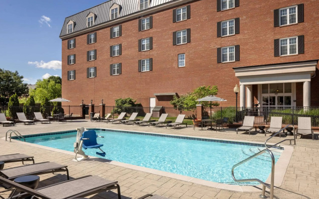 DoubleTree Suites by Hilton Hotel Lexington
