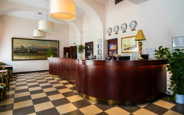 EA Hotel Downtown